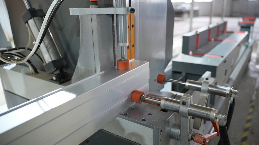 CNC precision machining center — ensures ±0.1mm tolerance